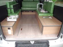 TOYOTA HIACE H200をキャンピング架装（掘り下げ式ボックス取付け）しました。