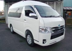 TOYOTA HIACE H200をキャンピング架装しました。