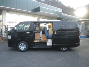 コンパクトボディに充実の装備、ナローボディのハイエースキャンパーを製作させて頂きました。