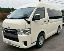 取り回し抜群なナローボディのハイエースキャンパー、FRP製防水パンが自慢の一台を製作させて頂きました。