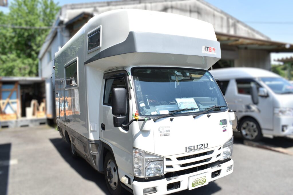 SAKURAのサイドオーニング交換・MAXX　FANギア交換など行いました